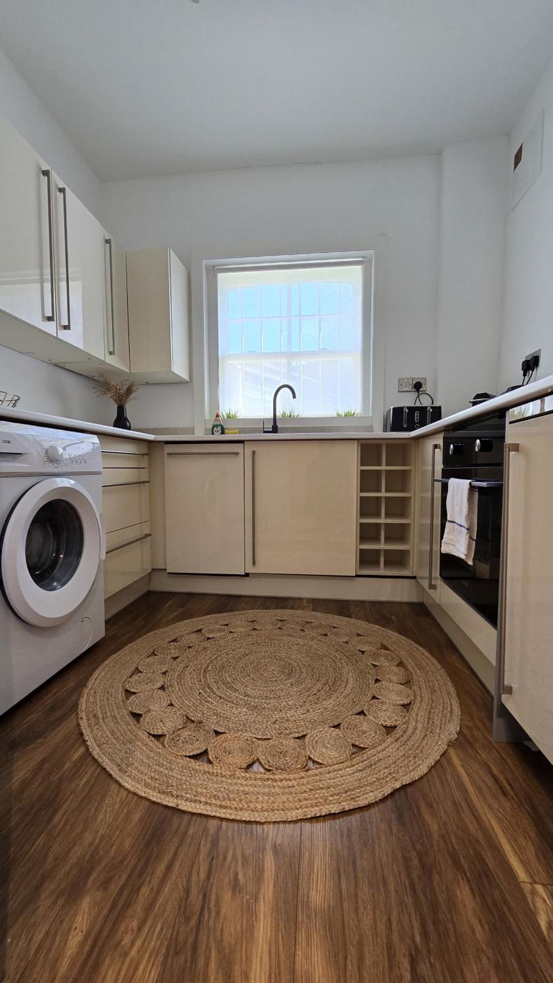 Spacious For 4 Flat Near Regents Park N2 Londra